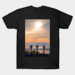 Don't look directly into the sun Chatham MA Cape Cod Trio T-Shirt